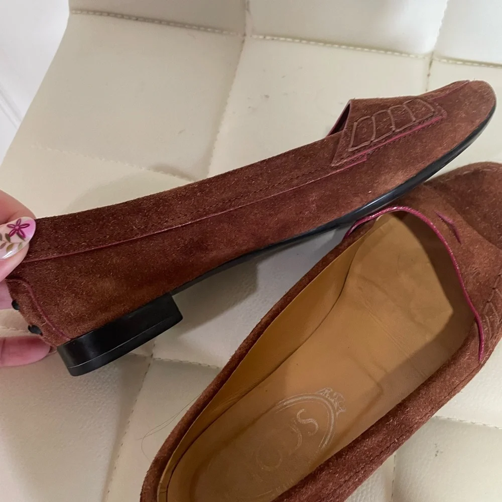 TOD’S Moccasino Driving Loafer - Picture 8 of 9